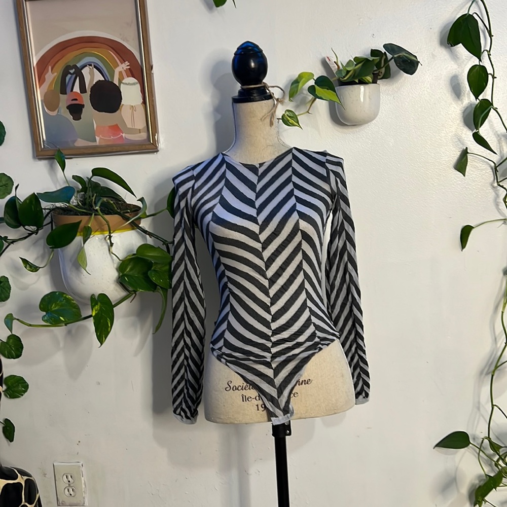 Bodysuit Di this dress is flawed
